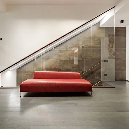 Stylish 4-bedroom In * Milánó