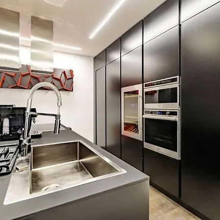 Stylish 4-bedroom In Nyaraló Milánó