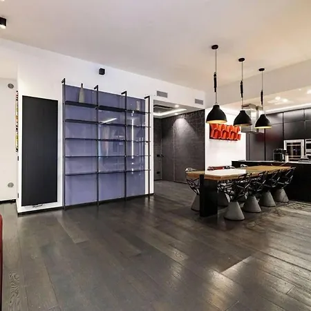Stylish 4-bedroom In * Milánó